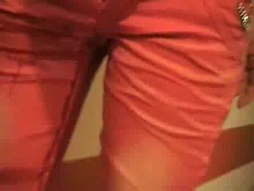 Amateurvideo In meine rosa Jeans gepisst von sexysandra86