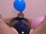 Amateurvideo Luftballons aufblasen und platzen lassen von sexyalina