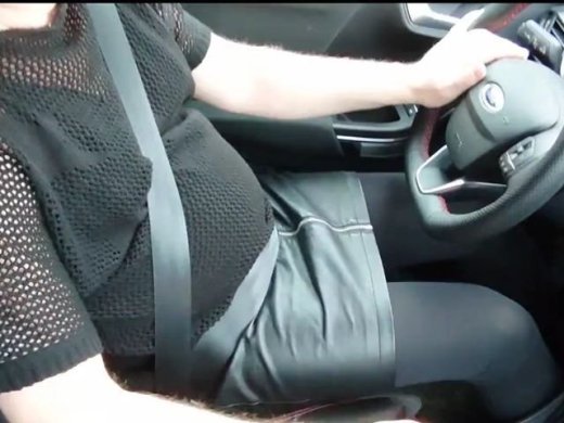 Amateurvideo Sexy Frivol im Auto 1 ** Crossdresser ** von nylonjunge