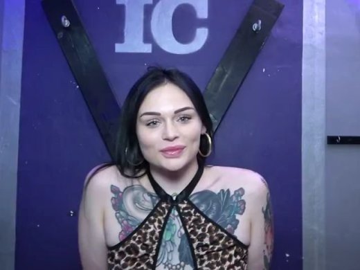 Amateurvideo TEENY-GANGBANG mit BIG-BOOTY-SLUT | Massenbesamung...fickt m von AndyStar